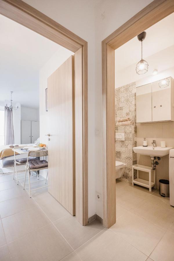 Stylish And Cozy Studio In The Heart Of The City Apartment Budapest Exterior photo