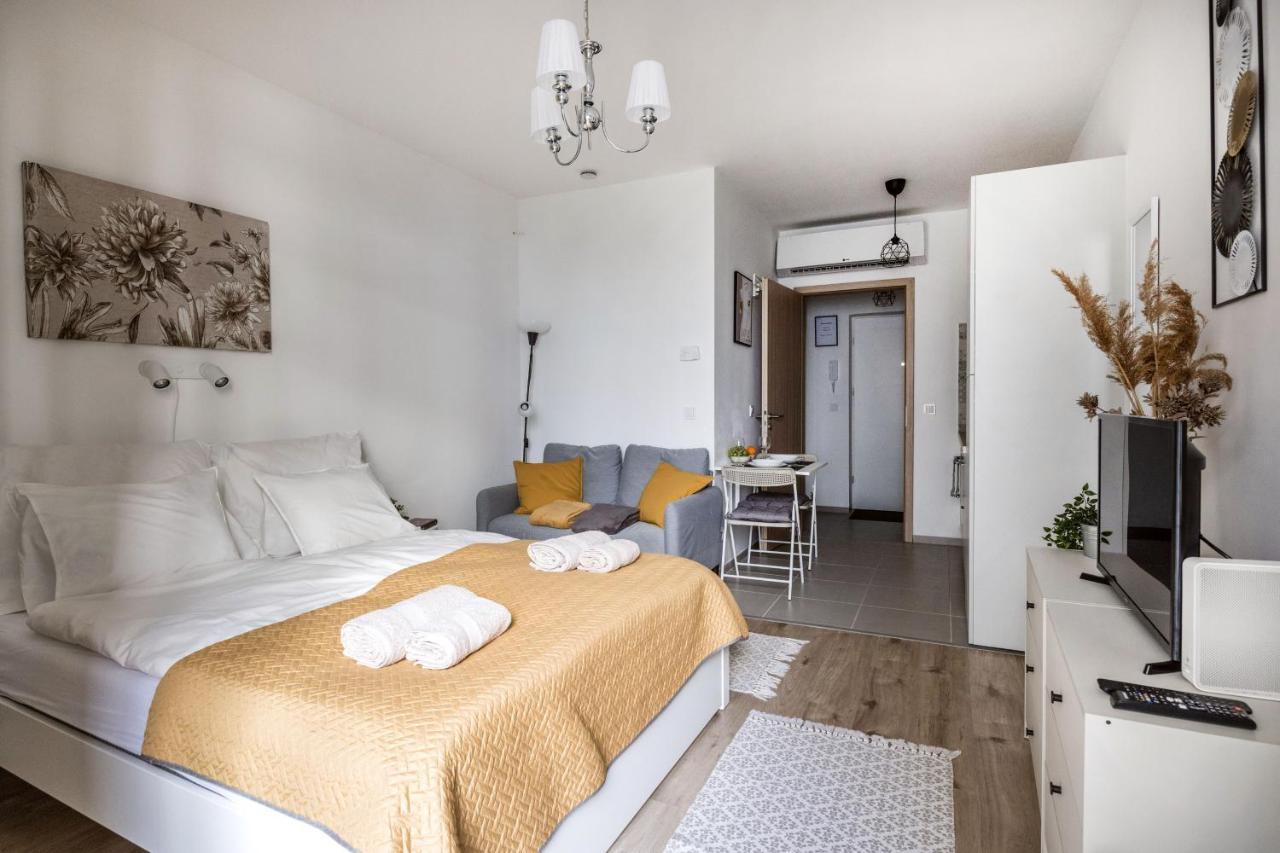 Stylish And Cozy Studio In The Heart Of The City Apartment Budapest Exterior photo